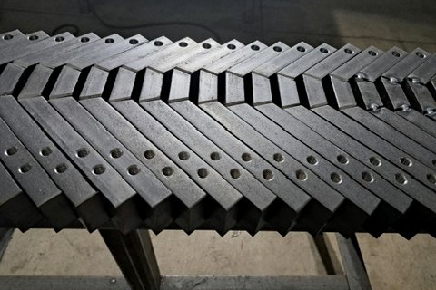 Profilati tagliati e forati