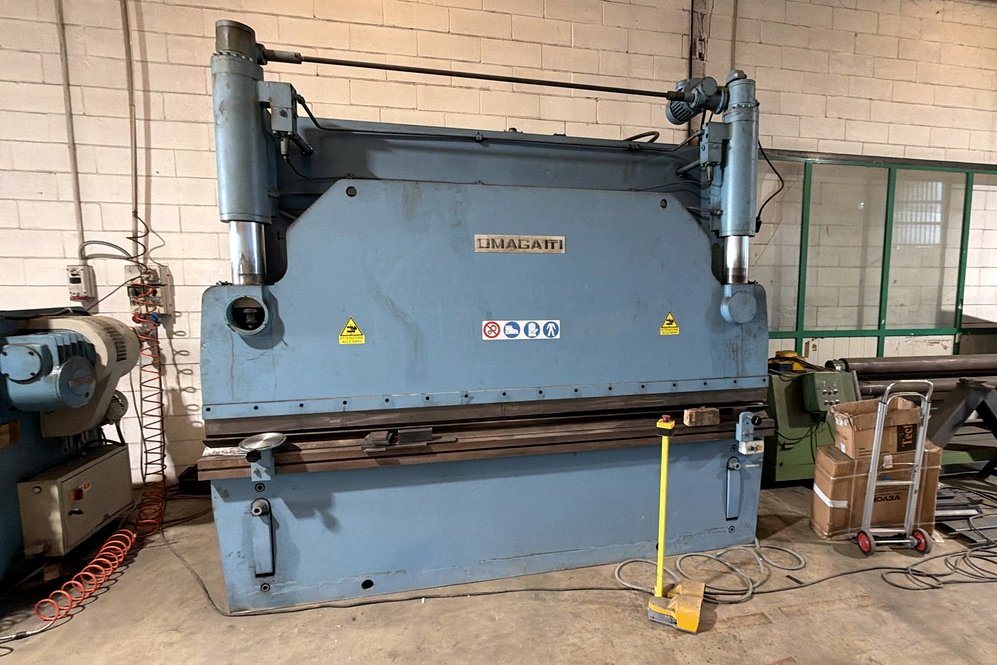 Piegatrici idrauliche CNC